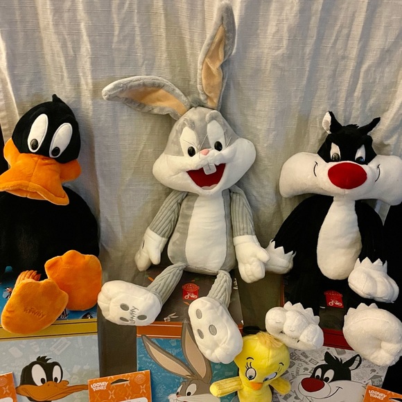 SCENTSY Buddy *NIB* Looney Tunes - Picture 6 of 7